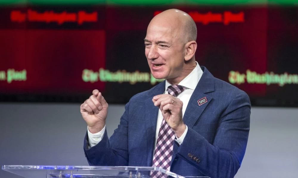 Αποχωρεί από το «τιμόνι» της Amazon ο Τζεφ Μπέζος